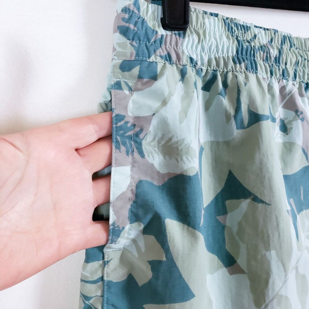 Eddie Bauer Travex Hybrid Shorts Womens M Nylon Tropical 3" Inseam Swim Trails - Picture 2 of 8
